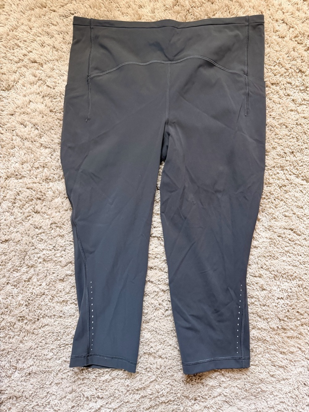 Lululemon Athletica Gray Cropped Leggings size 16 EUC